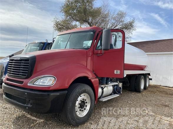 Freightliner FLC120 Auto-tanques