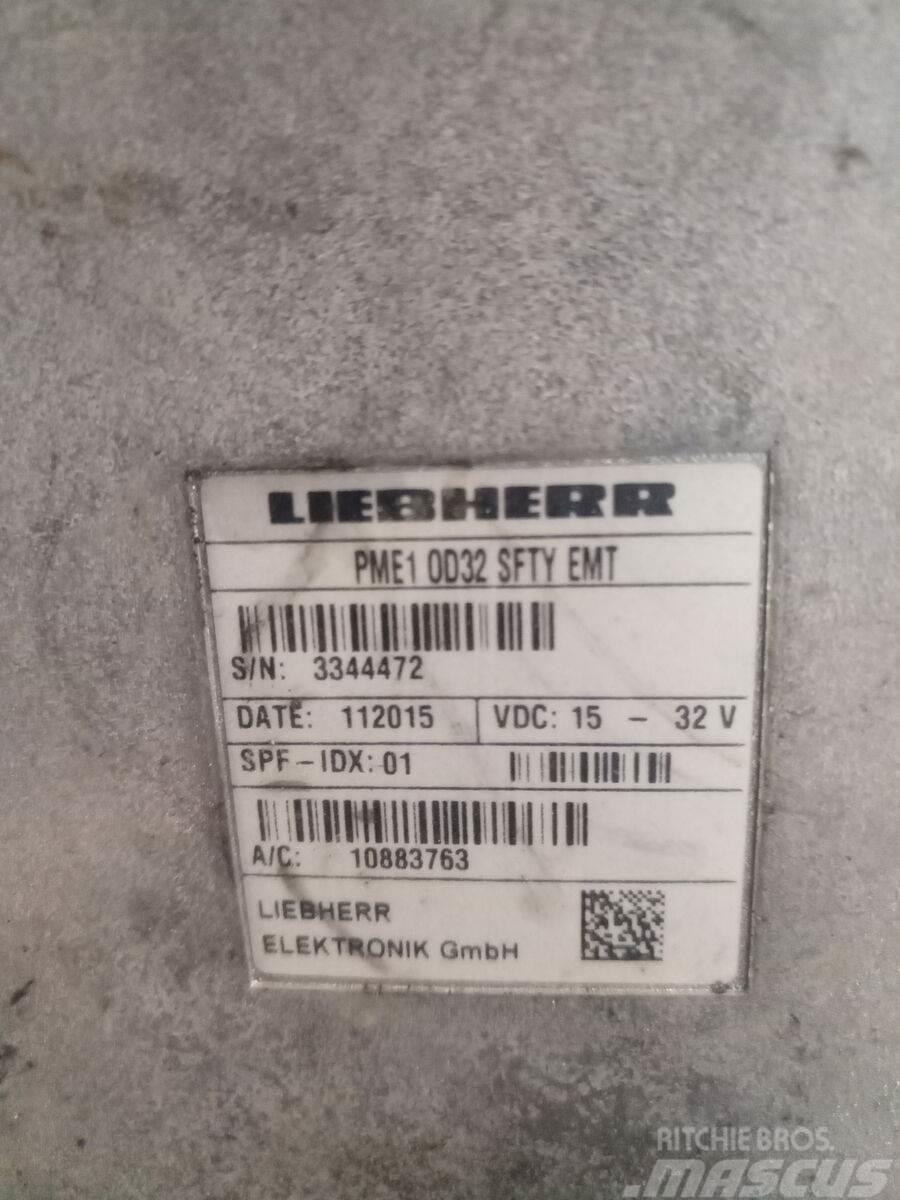 Liebherr R926 LC Electrónica