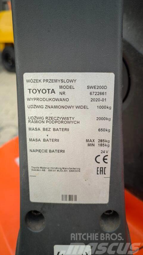 Toyota SWE200D Empilhador para operador externo