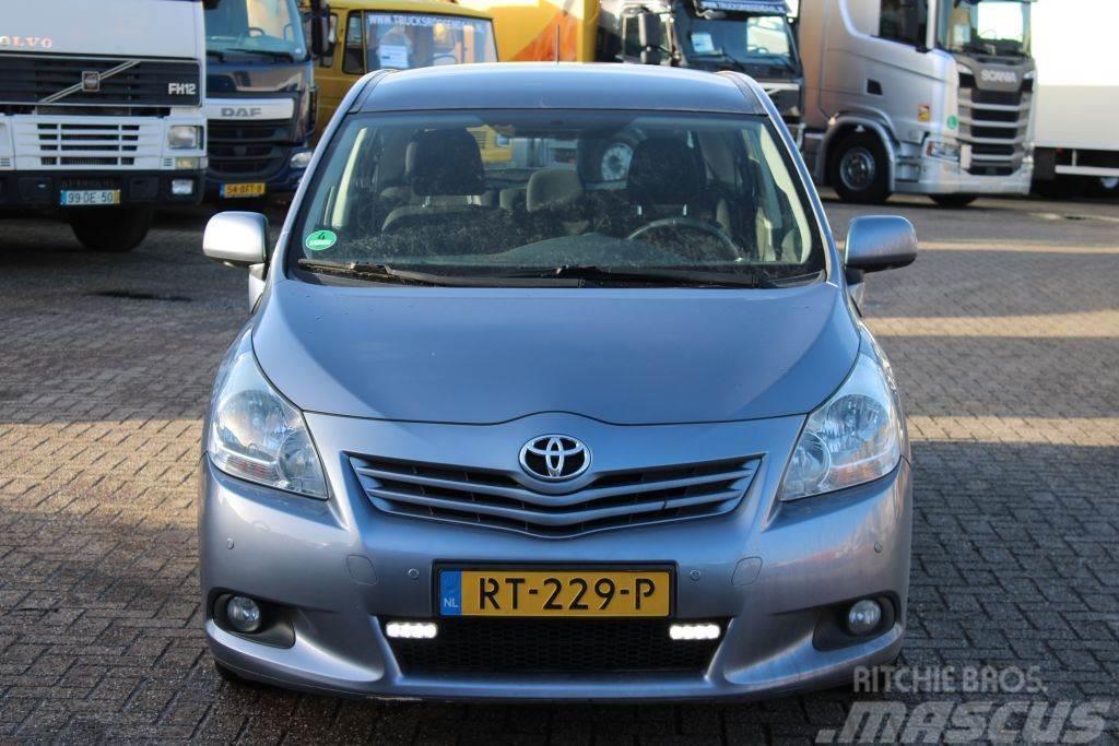 Toyota Corolla Verso verso automat Carros Ligeiros