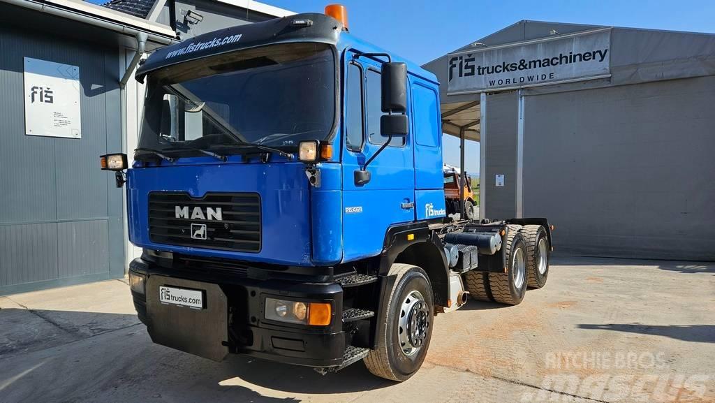 MAN 26.464 6x4 tractor unit - chassis - SPRING Camiões de chassis e cabine