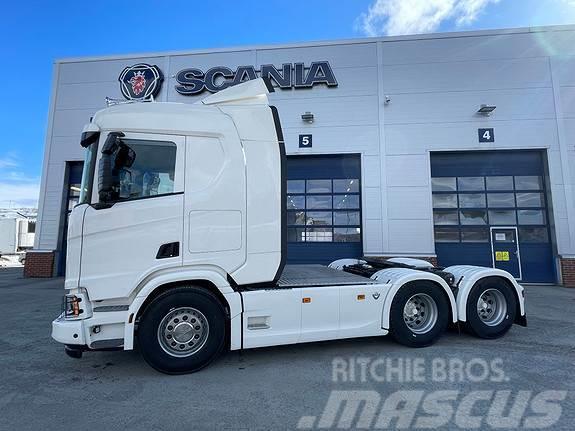 Scania R590A6x4NB, tandemløft Tractores (camiões)