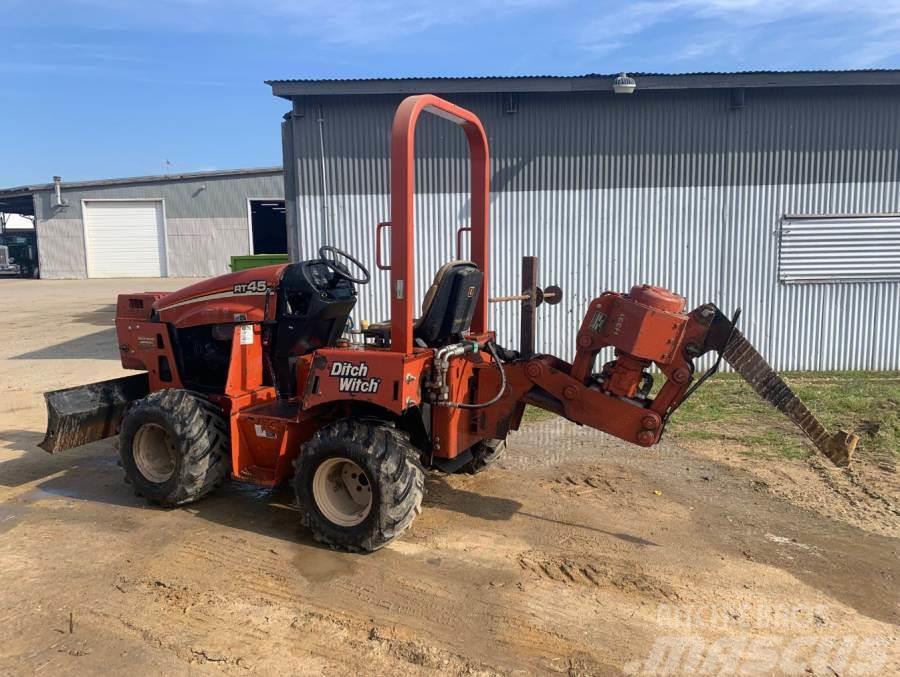 Ditch Witch RT45 Outros