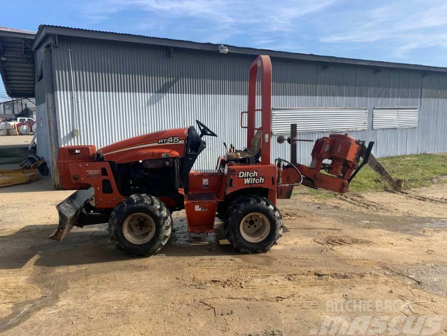 Ditch Witch RT45 Outros