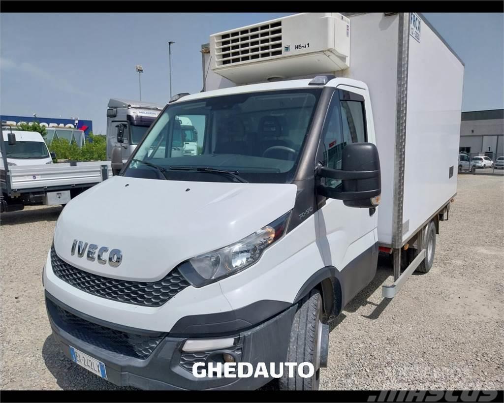 Iveco 70C17 Camiões de caixa fechada