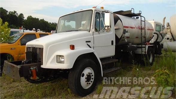 Freightliner FL70 Auto-tanques