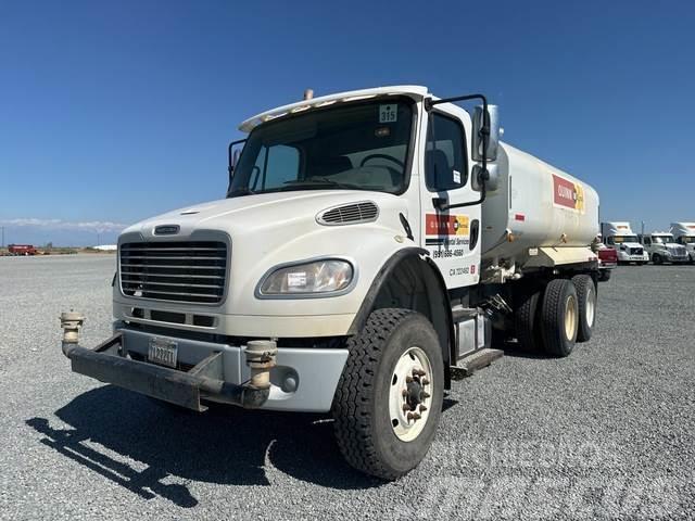 Freightliner M2-106 Auto-tanques
