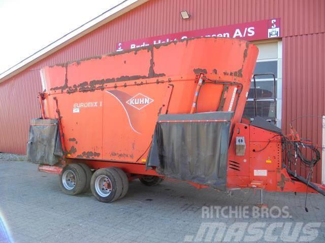Kuhn 27 M3 Reboques forrageiros