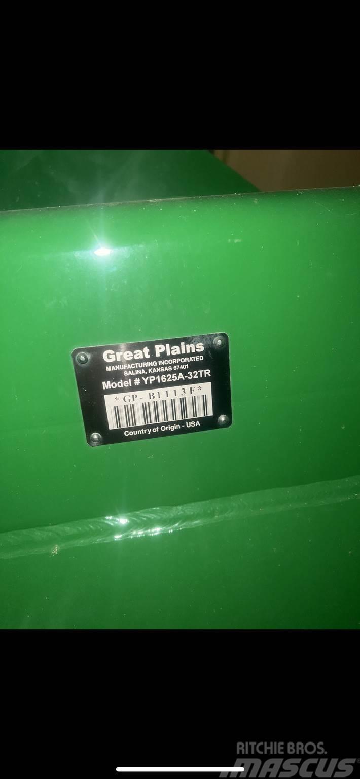 Great Plains YP1625A-32TR Plantadores