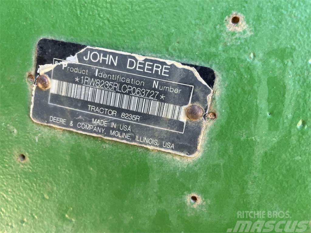 John Deere 8235R Tratores Agrícolas usados