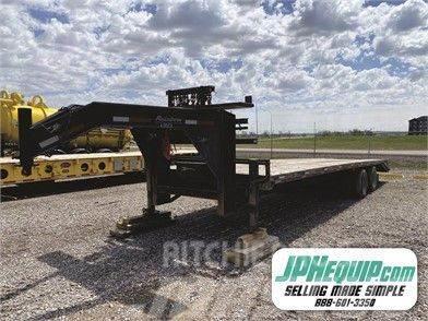 Rainbow Flat Deck Trailer with Beavertail Reboques Leves