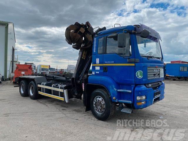 MAN TGA 26.440 6X4 for containers with crane vin 945 Camiões Ampliroll