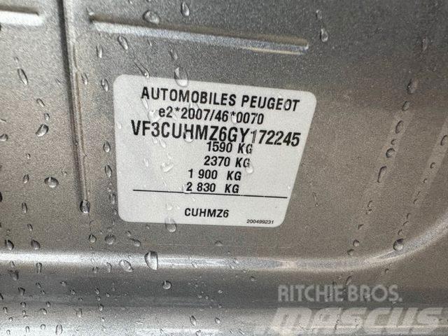 Peugeot 2008 1.2 Benzin vin 245 Pick up de caixa aberta