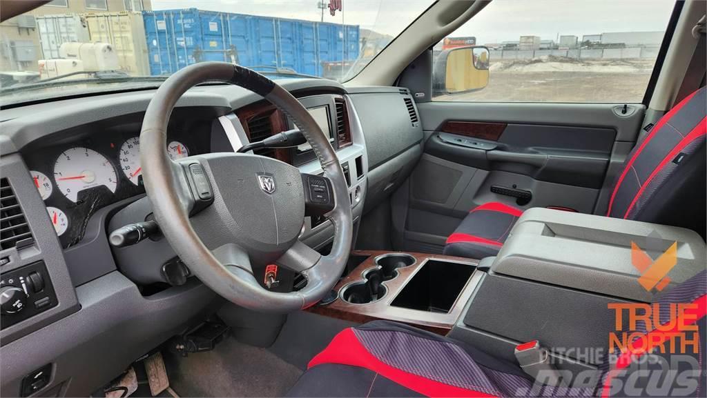 Dodge Ram 3500 SXT Camiões estrado/caixa aberta