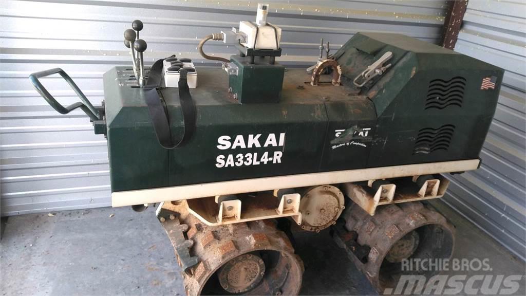 Sakai SA33L4-R Cilindros rebocados vibratórios