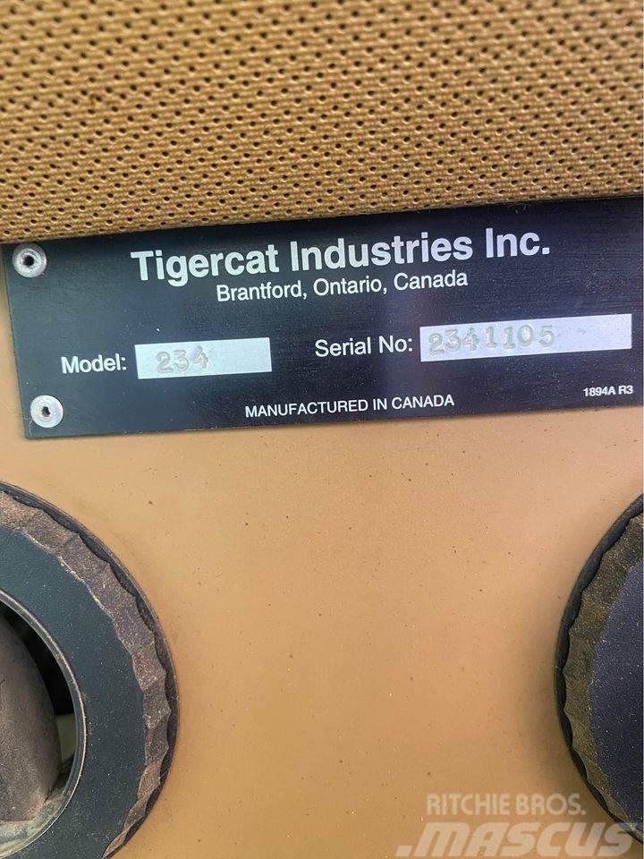 Tigercat 234 Carregadores