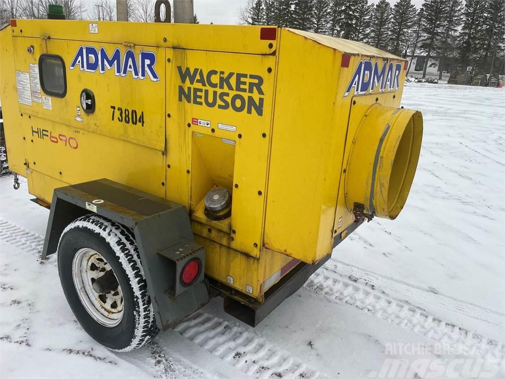 Wacker Neuson HIF690 Aquecedores de asfalto