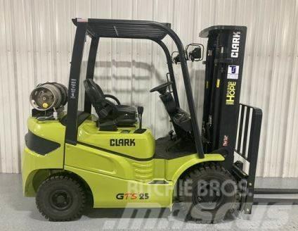 Clark Material Handling Company GTS25L Outros