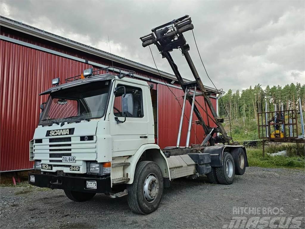 Scania 113H myydään katsastettuna Camiões caixa desmontável com elevador de cabo