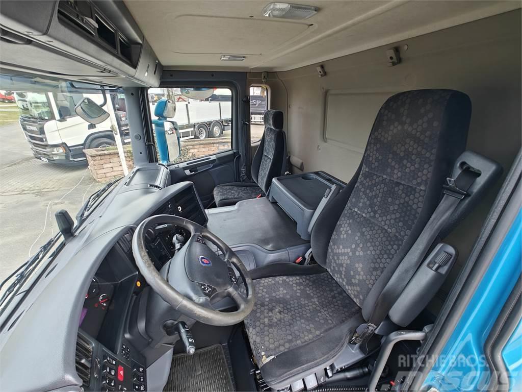 Scania P250 Camiões de caixa fechada