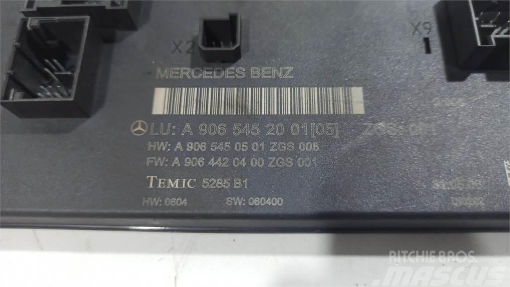 Mercedes-Benz  Electrónica