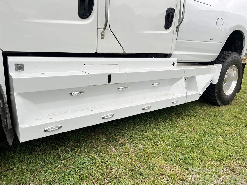 Freightliner M2 Sport Chassis Outros