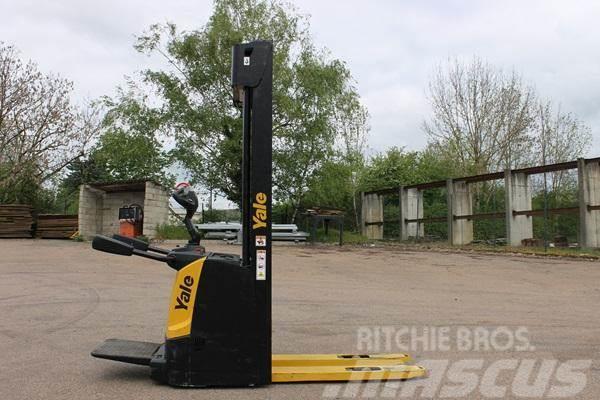 Yale MS12X Self propelled stackers