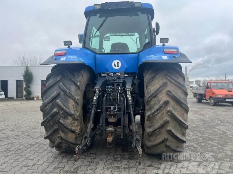 New Holland T 8020 Tratores Agrícolas usados