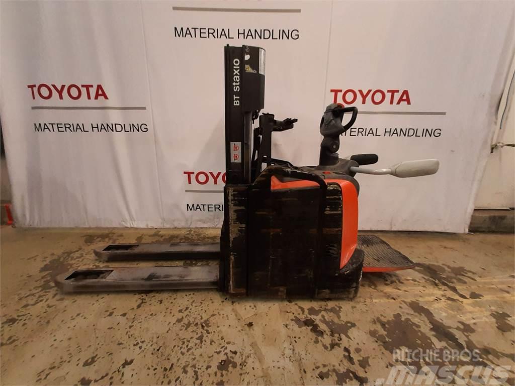 Toyota SPE200D Self propelled stackers