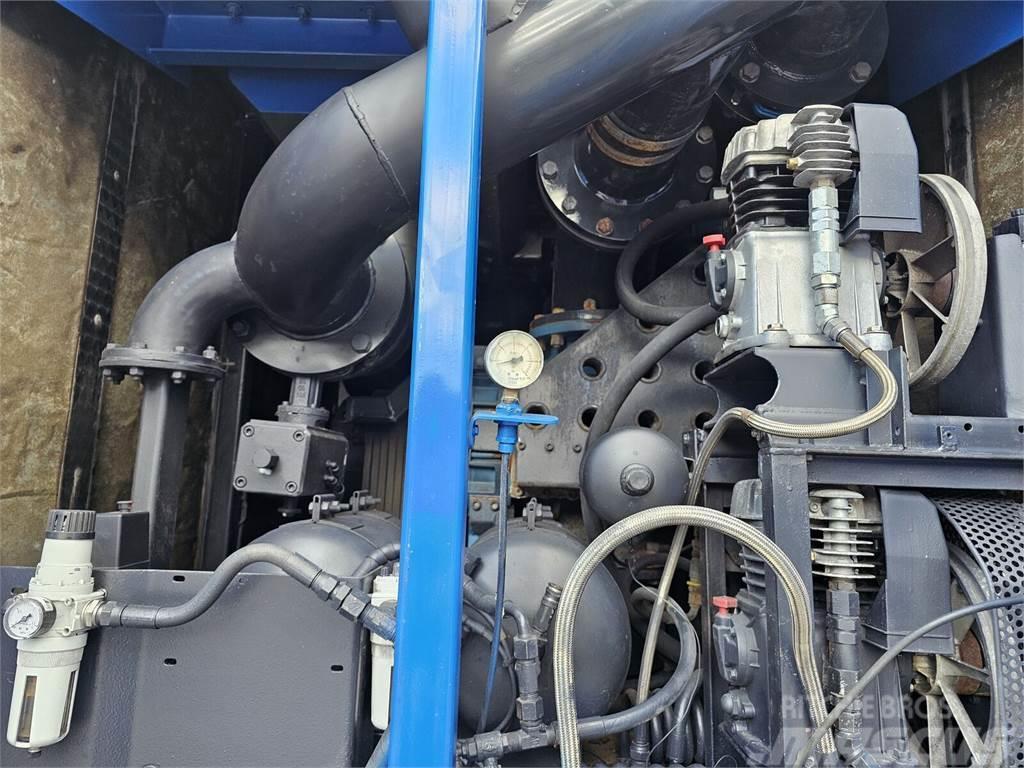 MAN TGS 35.400 Saugbagger KAISER MORO Vacuum suction - Camiões Aspiradores Combi