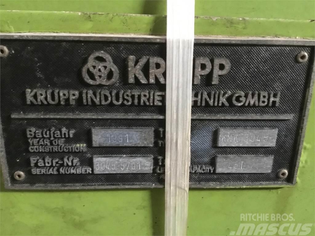 Krupp KMK 3045 upper cabin Cabines e interior máquinas construção