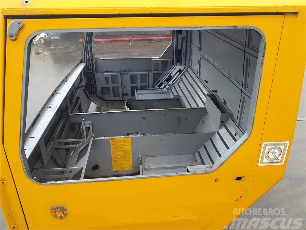Liebherr LTM 1100/2 drivers cabin Cabines e interior máquinas construção