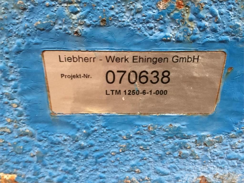 Liebherr LTM 1250-6.1 counterweight 12,5 ton Peças e equipamento de gruas