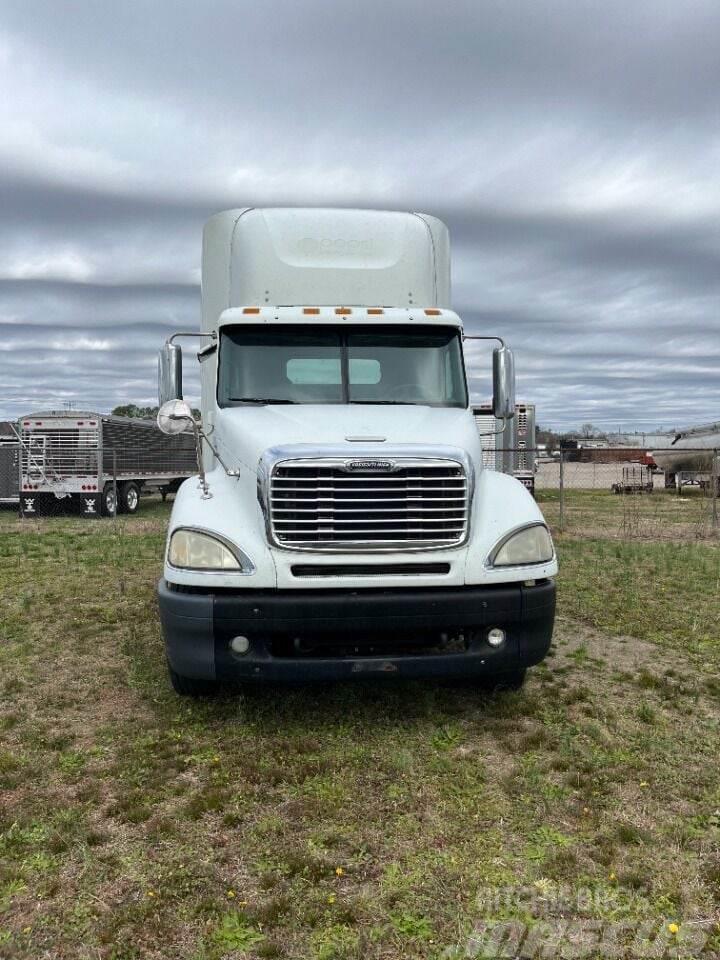 Freightliner Columbia 120 Outros