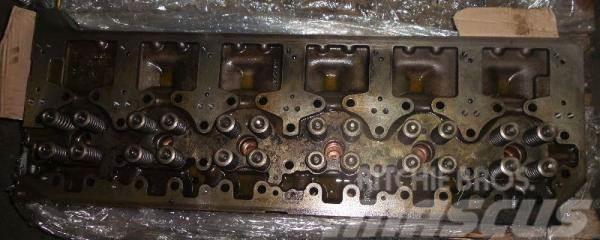 Volvo Cylinder head Volvo D12D 8170101 Outros componentes